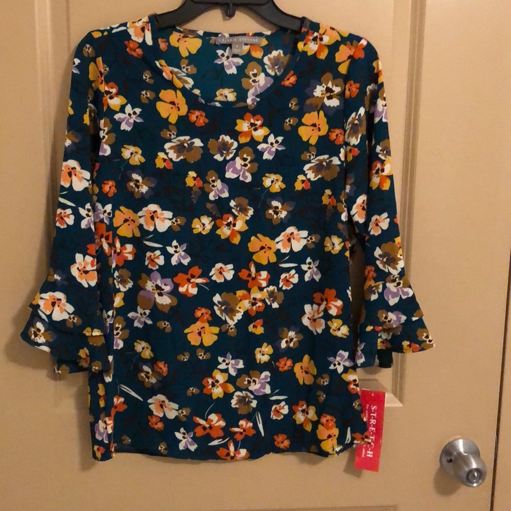 Long sleeve green top
